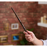 Spin Master Wizarding World Harry Potter - Authentischer Hermine Granger Zauberstab, Rollenspiel mit Hogwarts-Halterung