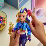 Spin Master Unicorn Academy - Ankleidepuppe Isabel 24 cm groß, mit echtem Haar, abnehmbarer Kleidung und Accessoires