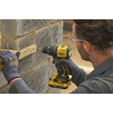 Stanley Akku-Schlagbohrschrauber  (SFMCD716D1T-QW), 18Volt schwarz/gelb, Li-Ion-Akku 2,0Ah, Pro-Stack Koffer