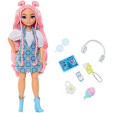Mattel Dream Besties Daisy Jean Modepuppe mit 9 Zubehörteilen zum Thema DJ und Musik 