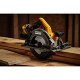 Stanley Akku-Handkreissaege (SFMCS551M1T-QW), 18Volt, Handkreissäge schwarz/gelb, Li-Ion-Akku 4,0Ah, Pro-Stack Koffer