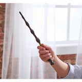 Spin Master Wizarding World Harry Potter - Authentischer Albus Dumbledore Zauberstab, Rollenspiel mit Hogwarts-Halterung