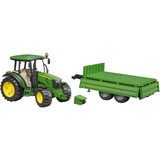 bruder 02108 John Deere 5115M, Modellfahrzeug grün/gelb, mit Bordwandanhänger
