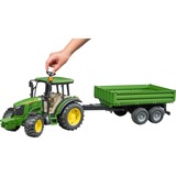 bruder 02108 John Deere 5115M, Modellfahrzeug grün/gelb, mit Bordwandanhänger