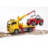 bruder 02750 MAN TGA Abschlepp-LKW mit Geländewagen, Modellfahrzeug ohne Light and Sound Modul