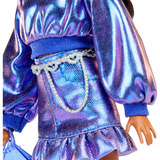 Mattel Barbie Deluxe Style im blauen Metallic Outfit, Puppe 