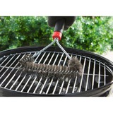 Weber Dreiseitige Grillbürste 6277, mit Edelstahlborsten, 30cm, Grill-Reinigungsbürste schwarz/rot