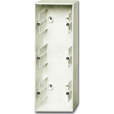 Busch-Jaeger Aufputzgehäuse dreifach zur Aufnahme von Einsätzen und Abdeckrahmen weiß, Retail