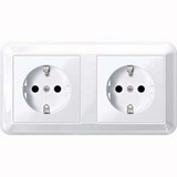 Merten Schutzkontakt-Steckdose Doppel mit erhöhtem Berührungsschutz, Unterputz, 16 Ampere weiß (glänzend), Retail