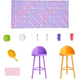 Mattel Barbie Ferienhaus Puppe und Spielset, Kulisse mit 4 Spielbereichen und 11 Zubehörteilen