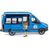 bruder 02684 MB Sprinter Camper mit Fahrer, Modellfahrzeug blau