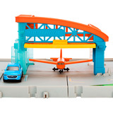 Mattel Abhebe Abenteuer Flughafen Spielset mit Die-Cast Audi und Flugzeug aus Kunststoff 
