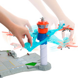 Mattel Abhebe Abenteuer Flughafen Spielset mit Die-Cast Audi und Flugzeug aus Kunststoff 