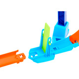 Mattel Stunttracks Sprung Trackbahn mit Schnellstecksystem und Die-Cast-Auto im Maßstab 1:64, Rennbahn 