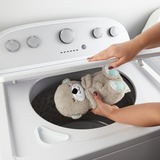 Fisher-Price Schlummer-Otter - Musik-Kuscheltier für Babys und Kleinkinder hellbraun