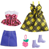 Mattel Barbie Moden 2 Outfits und 2 Accessoires, Sets 