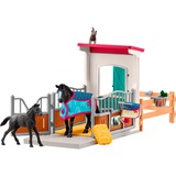 Schleich Horse Club Pferdebox mit Stute und Fohlen, Spielfigur 