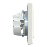 Merten Schutzkontaktsteckdose mit Schraubklemme und erhöhtem Berührungsschutz weiß, Retail