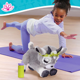 Just Play furReal Daisy Yoga-Ziege mit Bewegungs- und Soundfunktion, Kuscheltier 