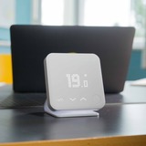 tado° Standfuß, Halterung weiß, Zusatzprodukt für Smartes Thermostat (Funk), Funk- Temperatursensor und Smarte Klimaanlagen- Steuerung