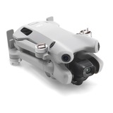 DJI Mini 4 Pro Fly More Combo (DJI RC 2), Drohne hellgrau, Mechanische 3-Achsen-Kardanaufhängung