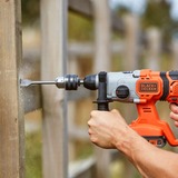 BLACK+DECKER Akku-Kombihammer BCD900E2K, 18Volt, Bohrhammer orange/schwarz, 2x 2,5Ah Li-Ionen-Akku