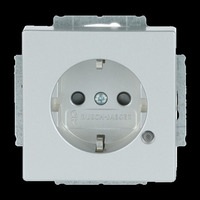 Busch-Jaeger Schutzkontaktsteckdose mit LED Kontrolllicht aluminium, Retail