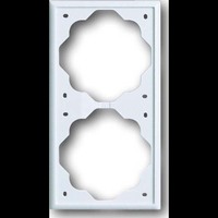 Busch-Jaeger Rahmen zwei-fach, Unterputzmontage, Kunststoff, glänzend, Schutzart IP20, 81 x 152 x 6 mm Retail