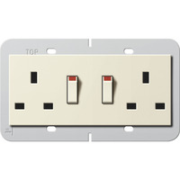 Gira Doppelsteckdose British Standard 13 Ampere geschaltet mit Shutter und Schraubklemmen weiß, Retail