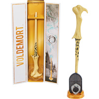 Spin Master Wizarding World Harry Potter - Authentischer Lord Voldemort Zauberstab, Rollenspiel mit Hogwarts-Halterung