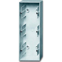 Busch-Jaeger Aufputzgehäuse 3-fach zur Aufnahme von Einsätzen, Zentralscheiben und Abdeckrahmen Retail