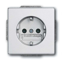 Busch-Jaeger Schutzkontakt Steckdose mit erhöhtem Berührungsschutz aluminium, Retail