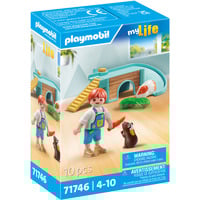 PLAYMOBIL 71746 My Life Junge mit Meerschweinchen, Konstruktionsspielzeug 
