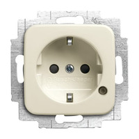 Busch-Jaeger Schutzkontaktsteckdose mit LED Kontrolllicht Typ F, 1-fach Retail